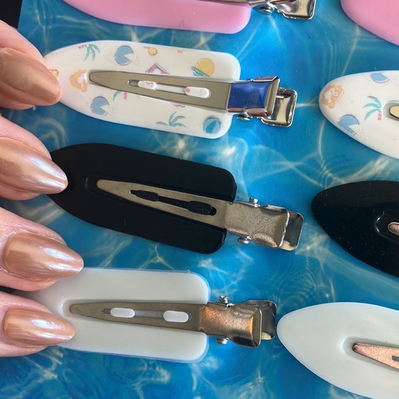 New Barbie no crease 8 hair clips - Picture 3 of 8